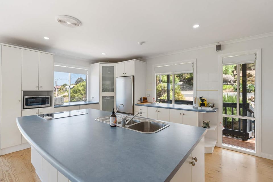 24 Laurie Ave Encounter Bay - Linen Included House in Encounter Bay