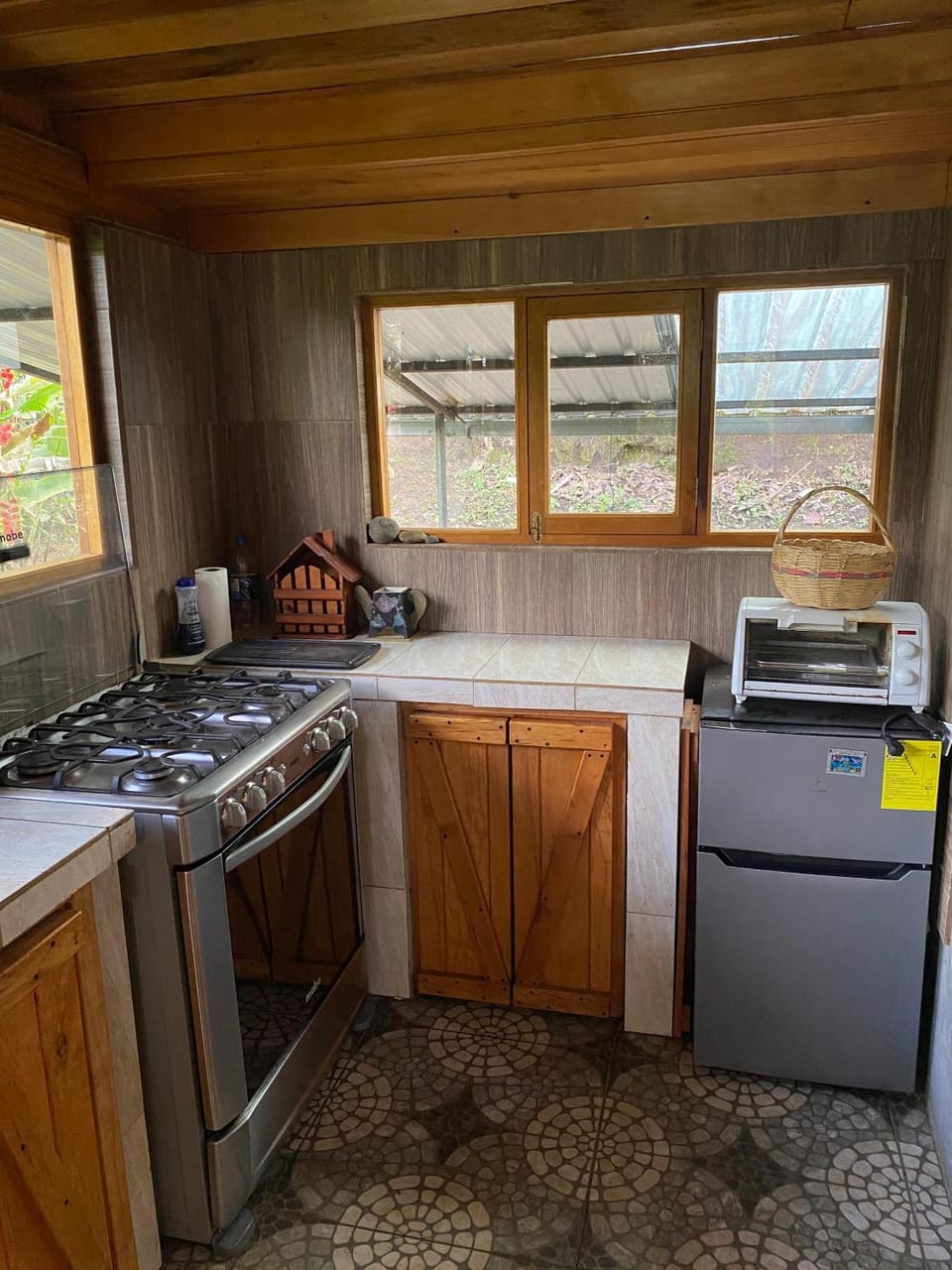 Kitchen or kitchenette, kitchen