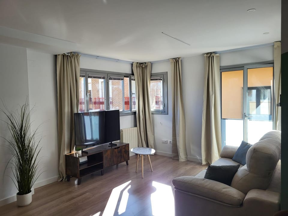 Communal lounge/ TV room, TV and multimedia, Living room, Seating area