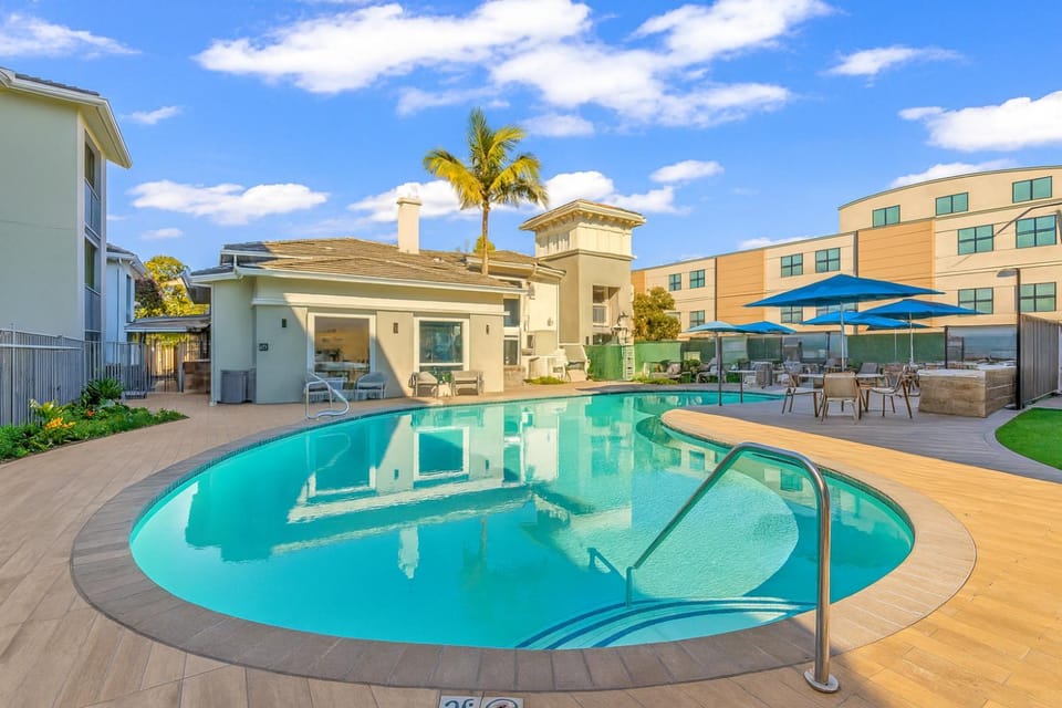 Swimming pool, Swimming pool