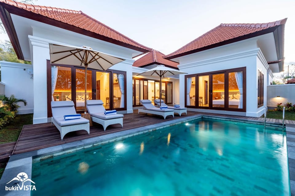 Property building, Pool view, Swimming pool, sunbed