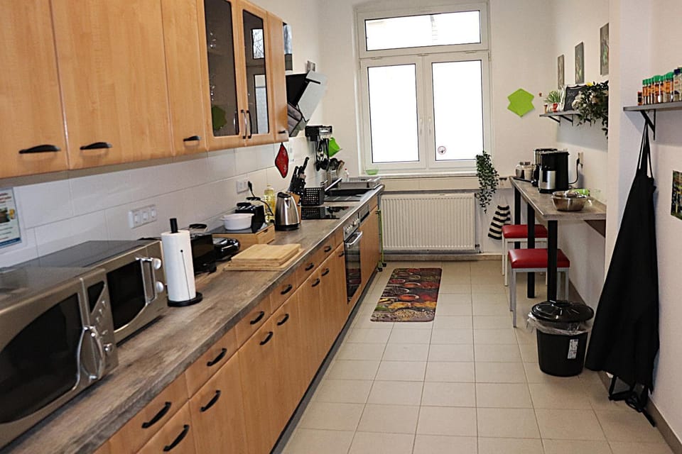 Communal kitchen, kitchen