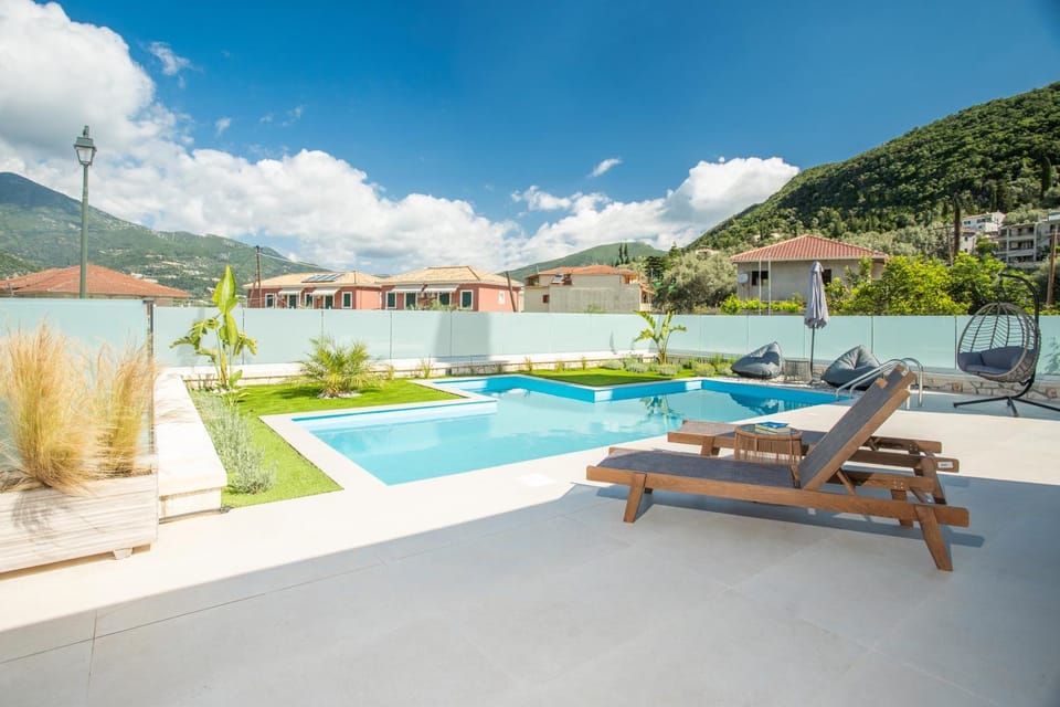 Swimming pool, Location