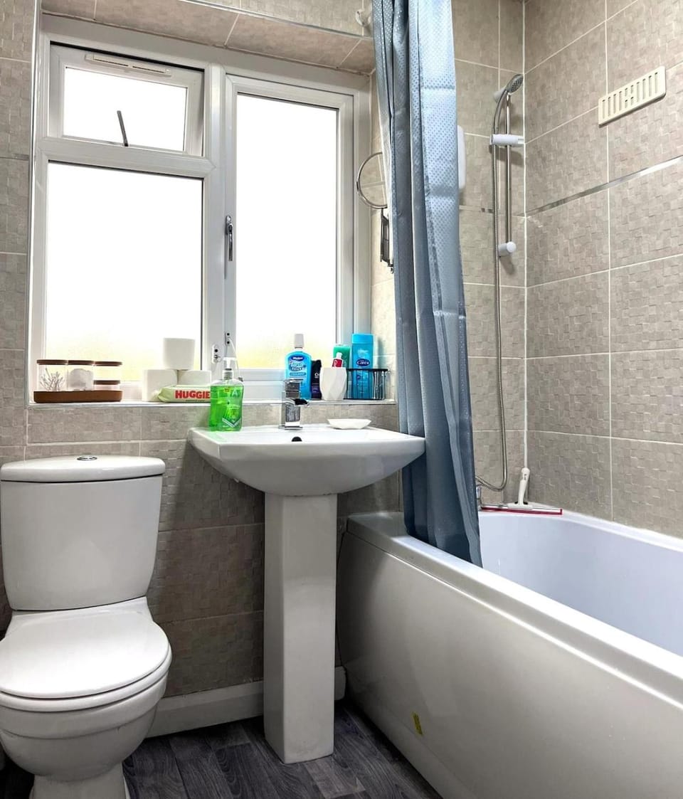 Cosy Flat 6 People, Short Drive - NEC-Airport-Birmingham-Solihull Apartment in Solihull