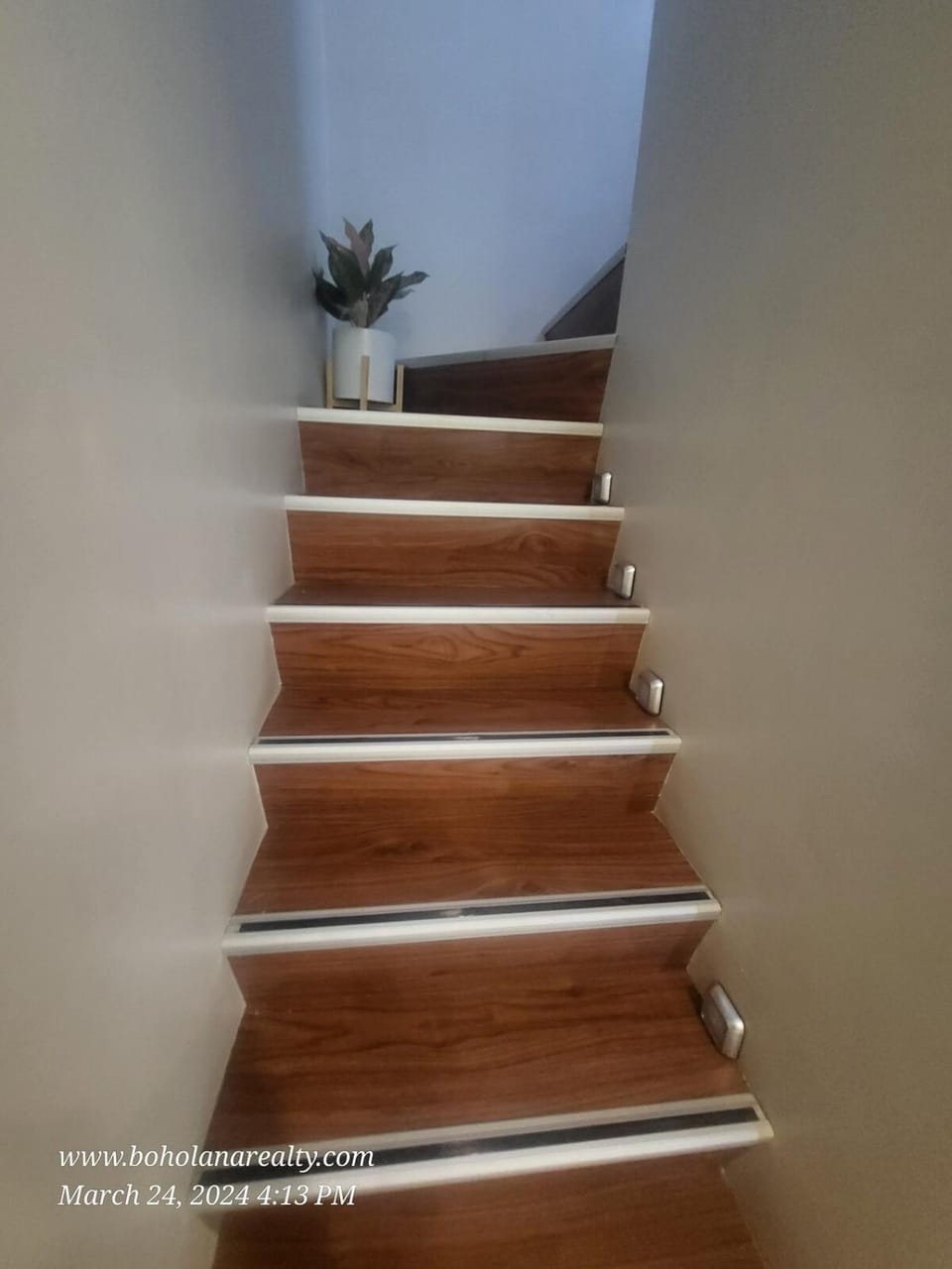 Cozy & Complete 2-Floors Panglao, 2-Wifi, 5 Beds Apartment in Panglao