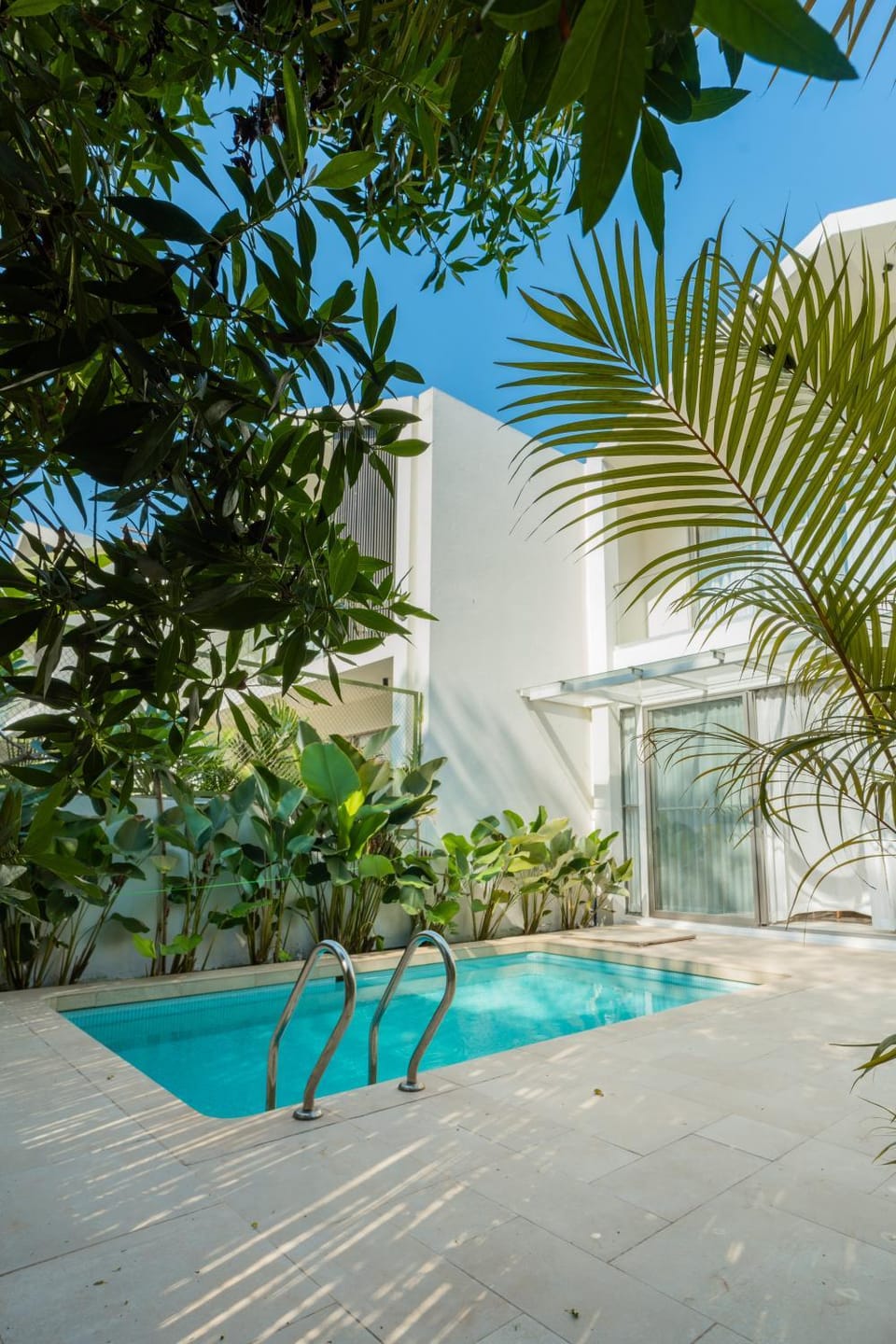 Swimming pool, Swimming pool