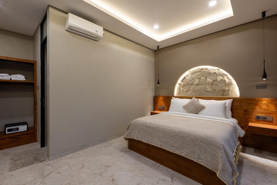 Bed, Photo of the whole room, Bedroom, air conditioner