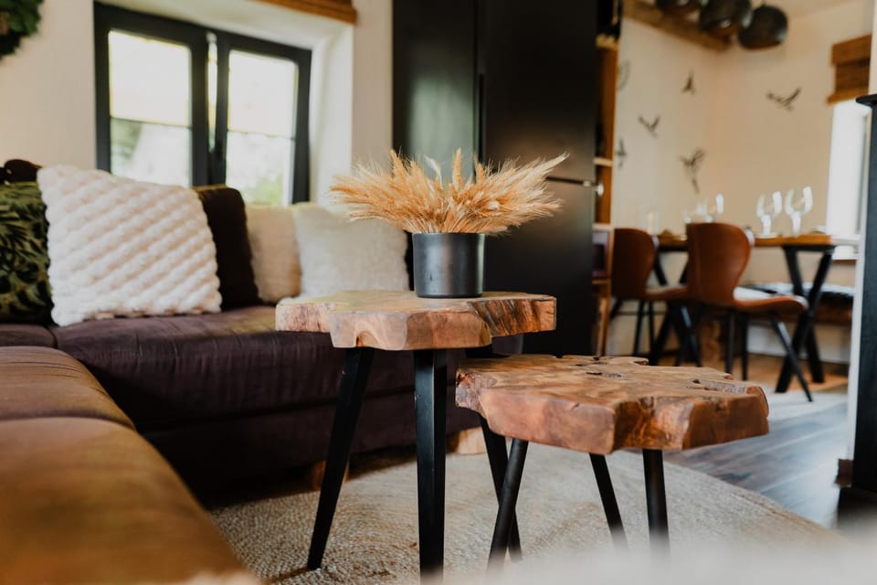 Glampingová chata Lipno s vinným sklepem a mechovým interiérem House in Horní Planá