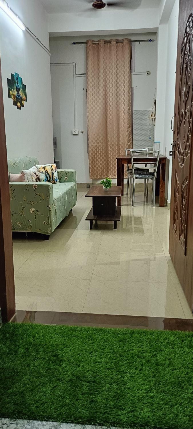 Bed, Living room, Photo of the whole room, Seating area, Dining area, Bedroom