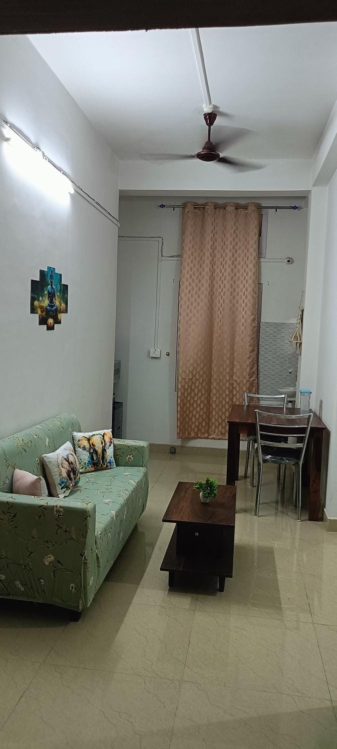 Living room, Photo of the whole room, Dining area