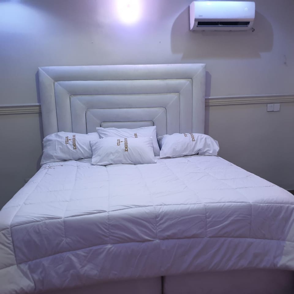 Bedroom, air conditioner