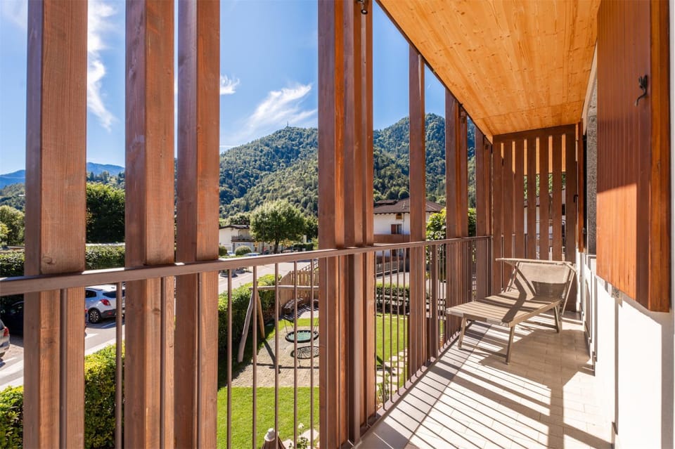 Balcony/Terrace, Garden view, Mountain view