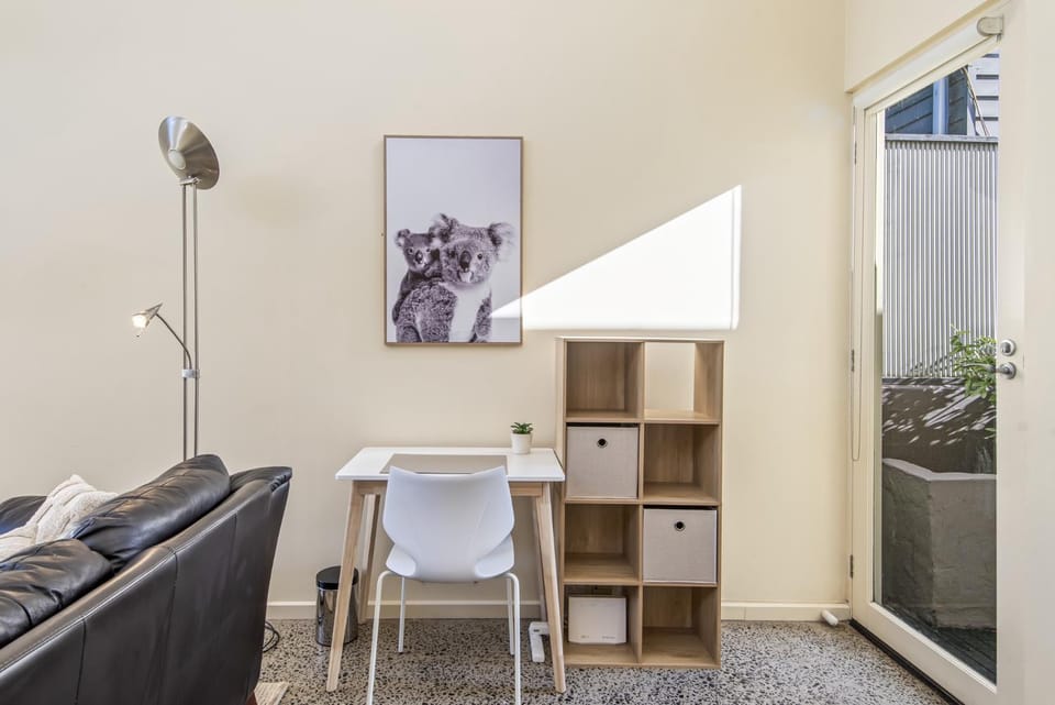 Gorgeous 2-Bed Victorian Home in Artsy Suburb House in Melbourne
