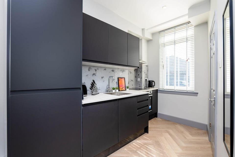 Edinburgh City Centre & Shore - Free Parking -WiFi Apartment in Edinburgh
