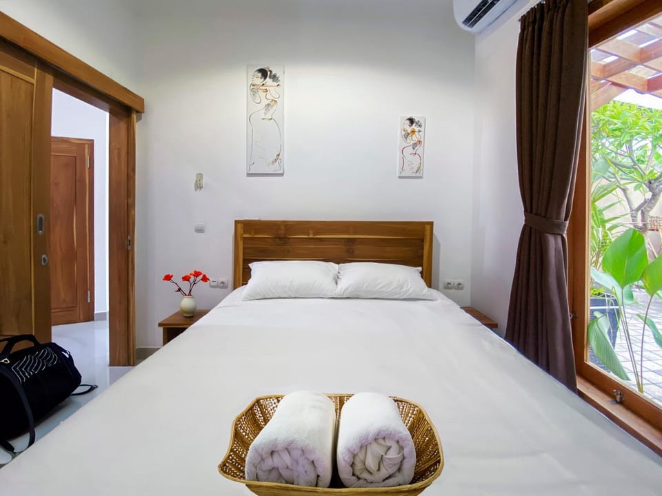 Bed, Bedroom, towels