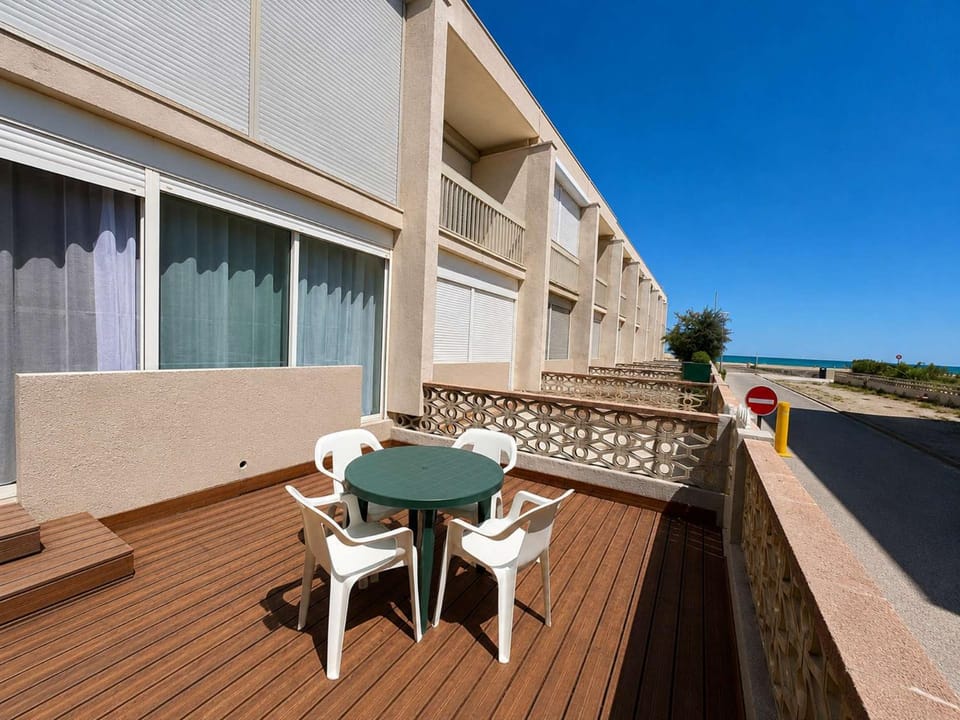Property building, Patio, Day, View (from property/room), Balcony/Terrace, Dining area
