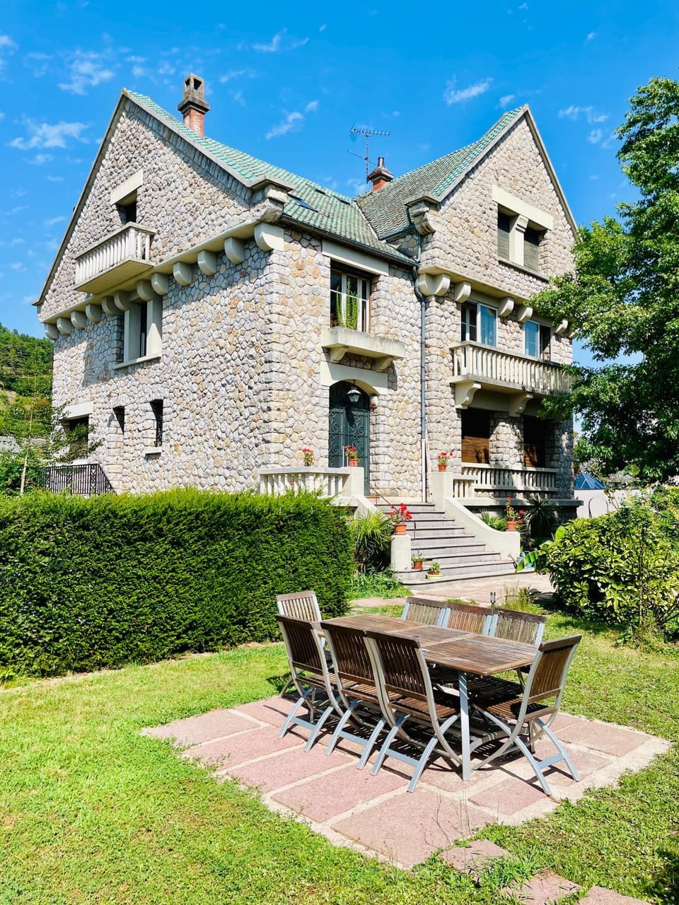 Property building, Patio, Garden, Dining area, Garden view