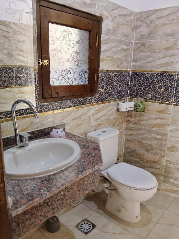 Shower, Toilet, Bathroom, Bath, bidet