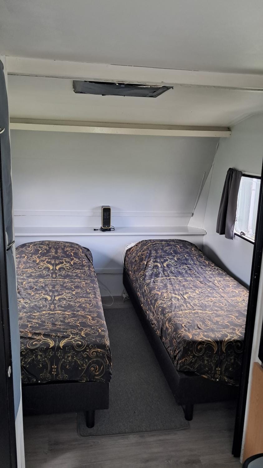 Retro Caravan met privé-sanitair Campground/ 
RV Resort in North Holland (province)