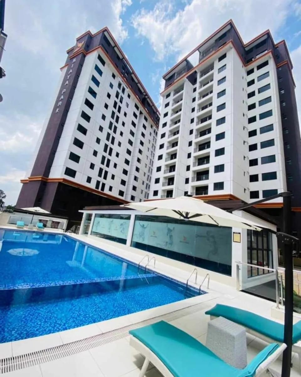 luxurious two bedroom apartment with well equipped gym ,heated swimming pool, ample parking space and a relaxing rooftop with amazing city views Apartment in Nairobi