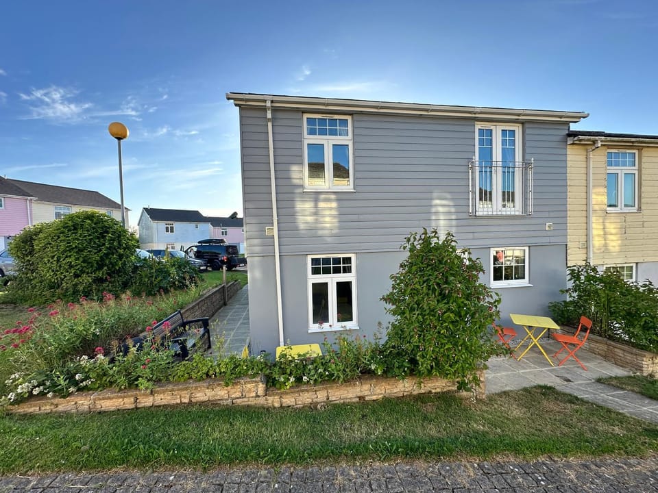 Property building, Garden, Garden view
