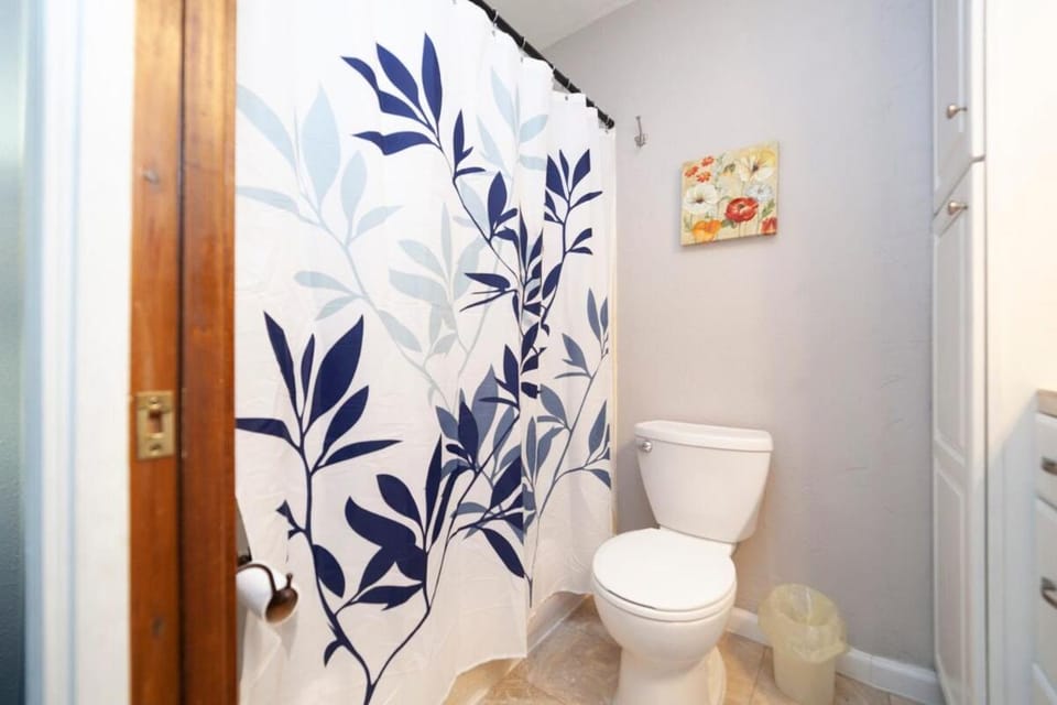 Comfort and style in this two bedroom townhouse Apartment in San Antonio