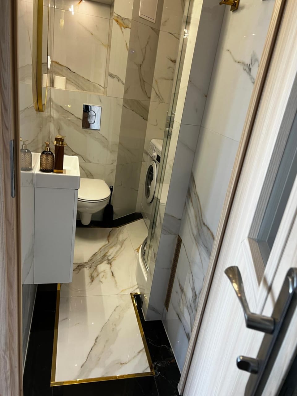 Studio apartment&Airport- free WiFi - Netflix - close by Chopin Airport Apartment in Warsaw