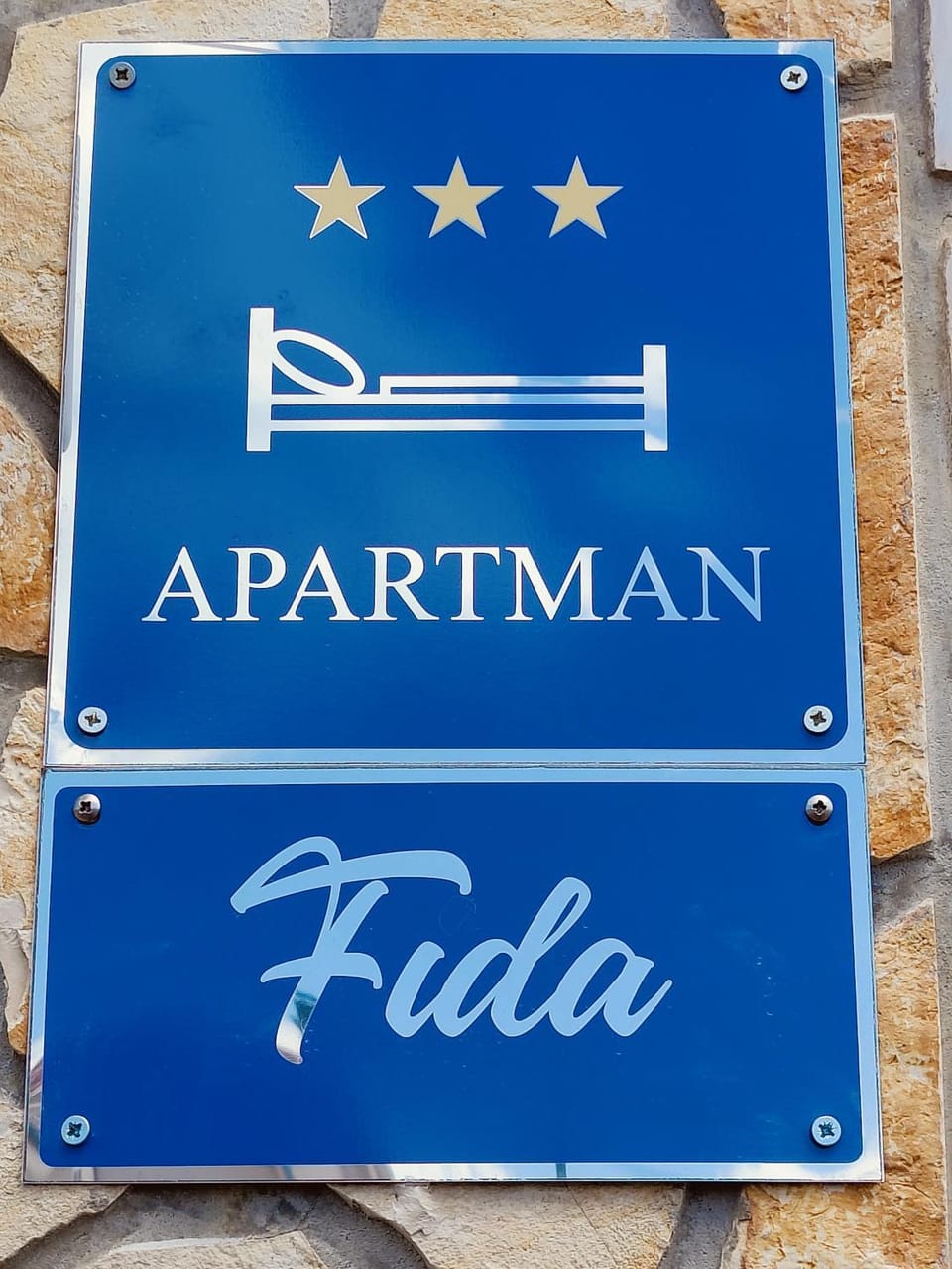 Property logo or sign, Logo/Certificate/Sign, Text overlay