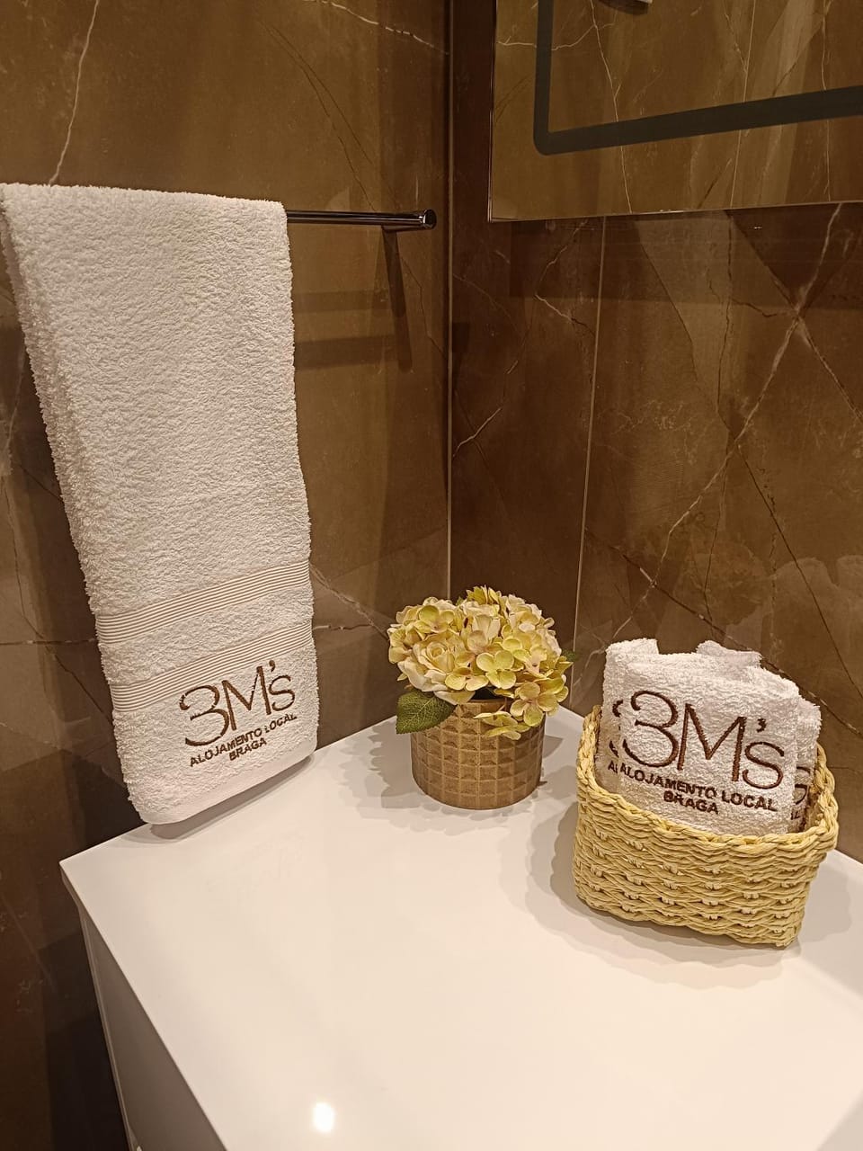 Bathroom, towels