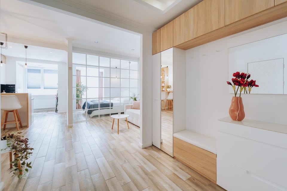Kitchen or kitchenette, Living room, Seating area, Dining area