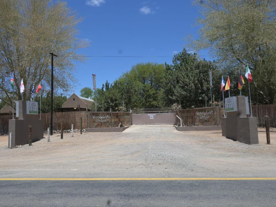 Facade/entrance