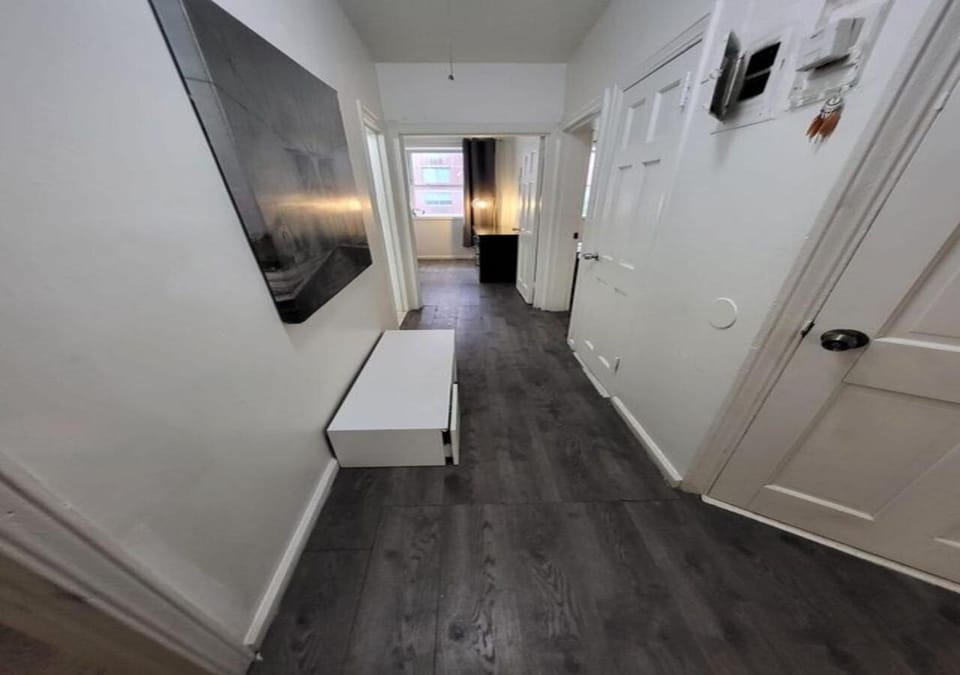 Four Bedroom Prime Furnished Rental, June To Aug 90 Days Stay Required Apartment in Midtown