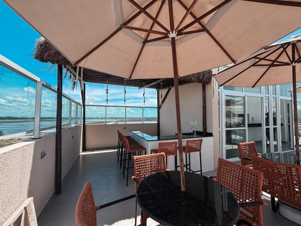 Day, Natural landscape, Balcony/Terrace, Seating area, Dining area