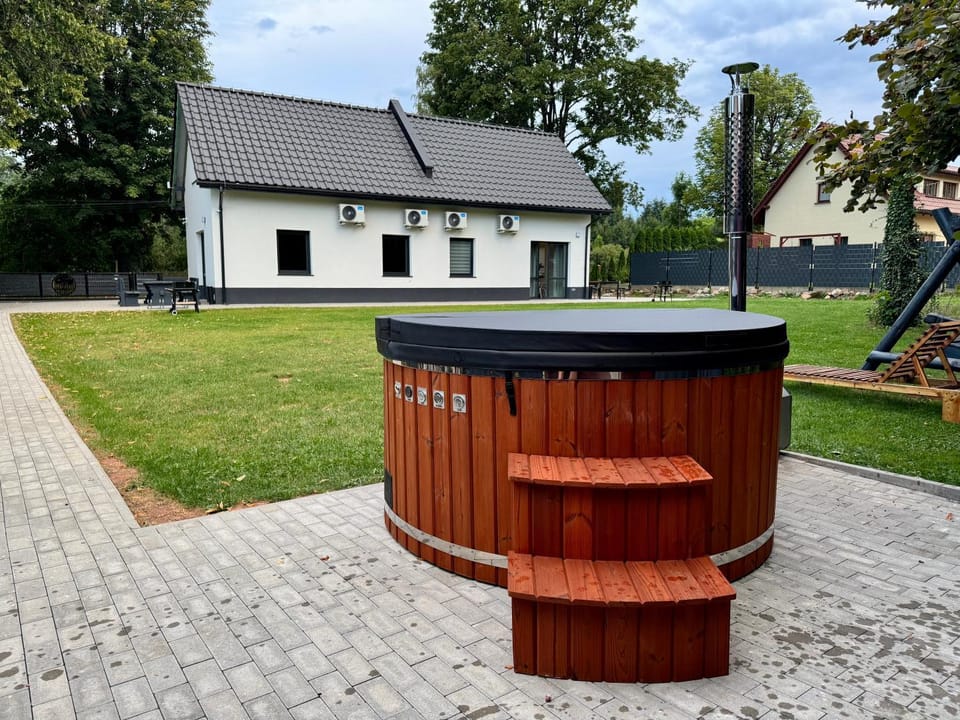 Property building, Day, Garden, Garden view