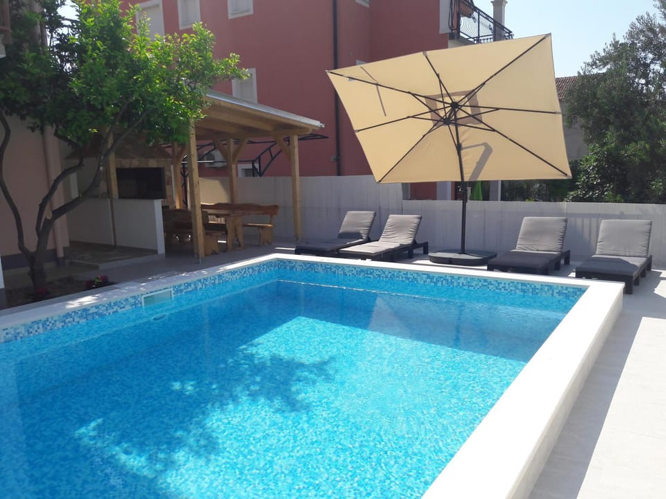 BBQ facilities, Swimming pool, Swimming pool