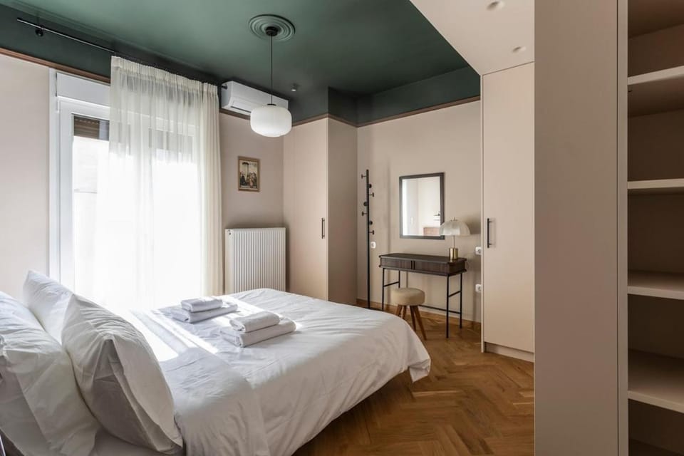 Immaculate Modern Kypseli Apt - Next to Kanari Sq Apartment in Athens