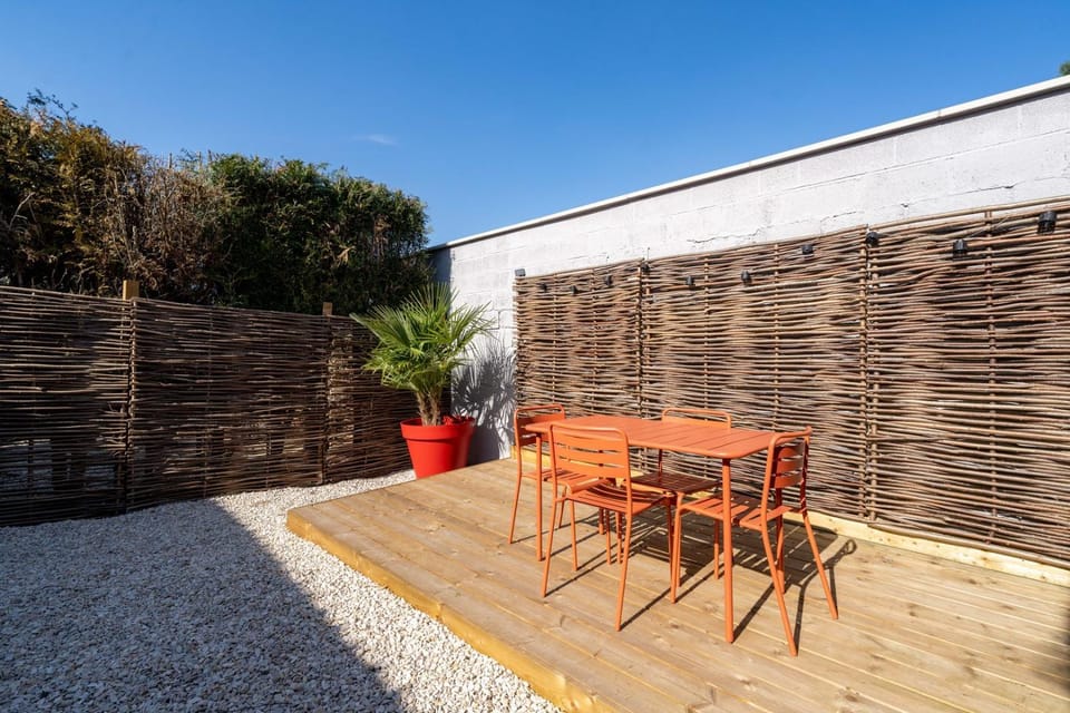 Air Nomad • Séville Bed and Breakfast in Valenciennes
