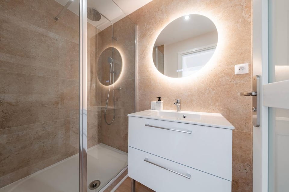 Air Nomad • Séville Bed and Breakfast in Valenciennes