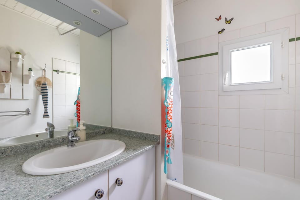 Bathroom, Bath