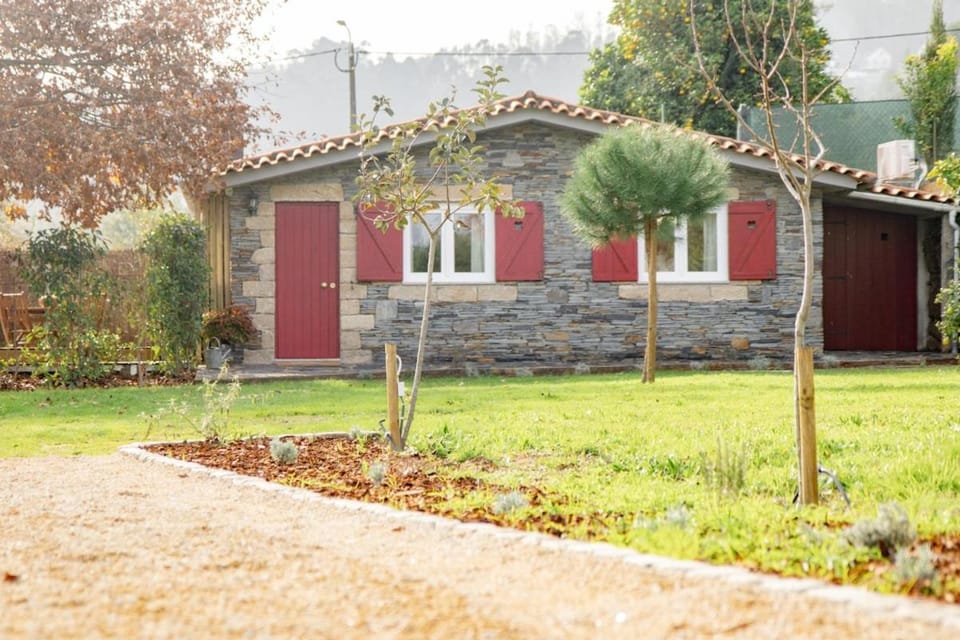 Guest House - Quinta da Giesteira quiet Country House with private outdoor spa in Penafiel, Oporto House in Porto District