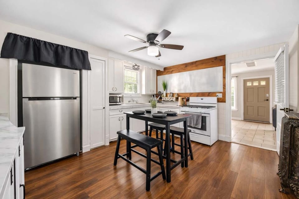 Cozy & Updated Unit in the Heart of the Highlands Apartment in Jefferson County