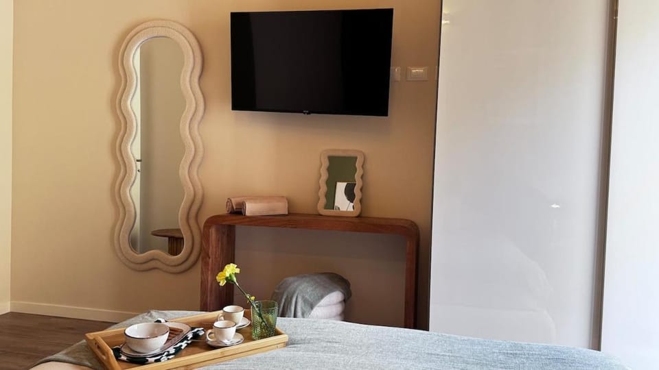 Brighter Days - Two-room apartment with lake view and pool Apartment in Province of Brescia