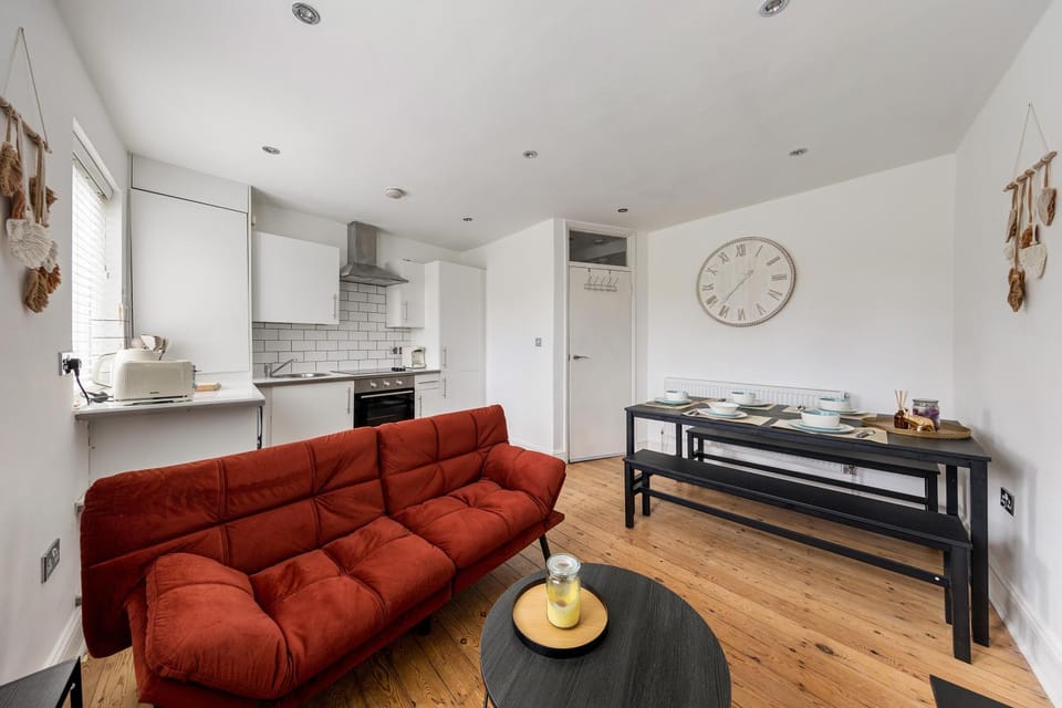 Kitchen or kitchenette, Living room, Dining area