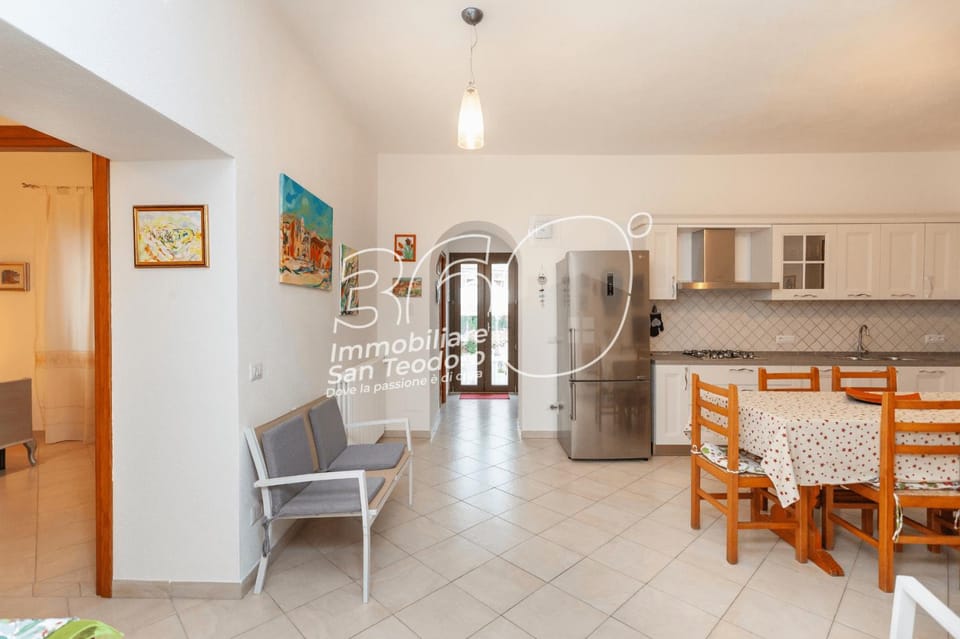 Kitchen or kitchenette, Living room, Seating area, Dining area, oven, stove