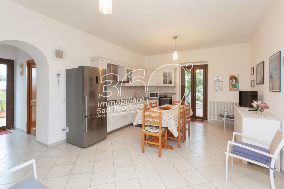 Kitchen or kitchenette, Dining area, Lunch, stove, kitchen