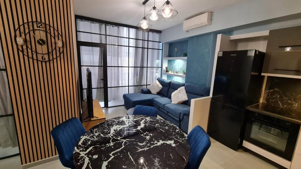 Heart of Athens Luxury 2BR#8 Apartment in Athens