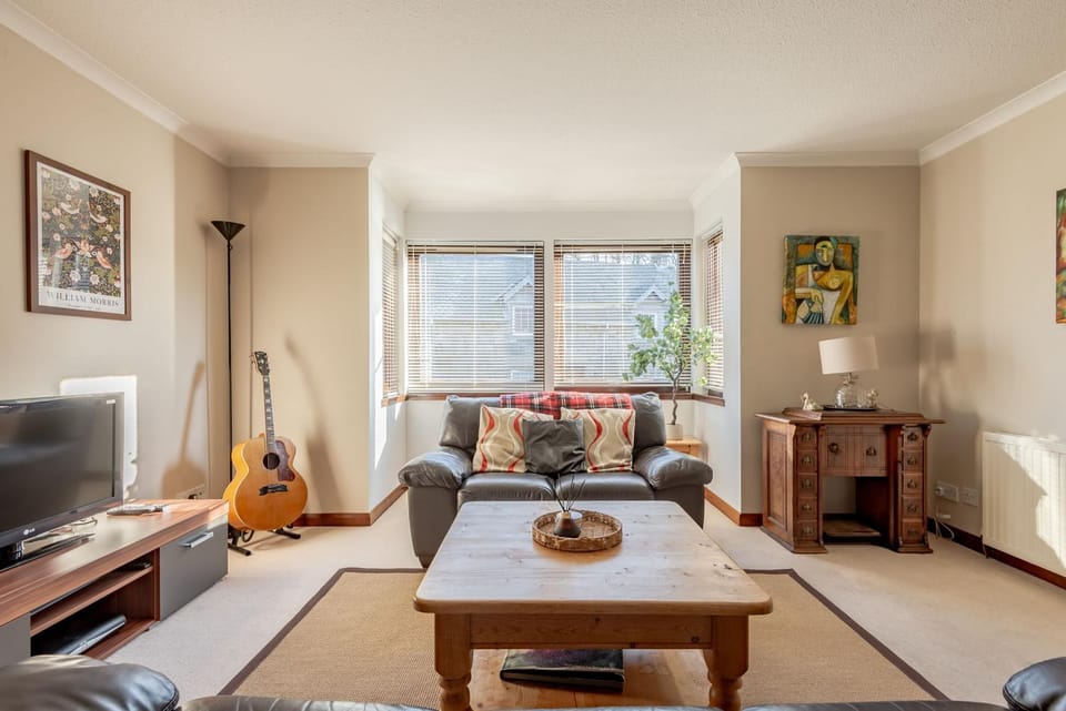 Communal lounge/ TV room, Living room