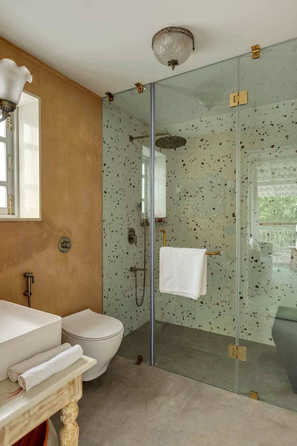 Shower, Toilet, Bathroom, towels