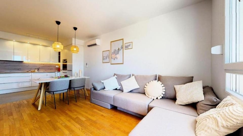 Kitchen or kitchenette, Living room, Dining area