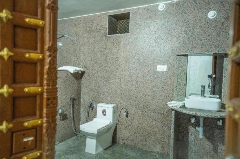Desert Kingdom Country House in Sindh